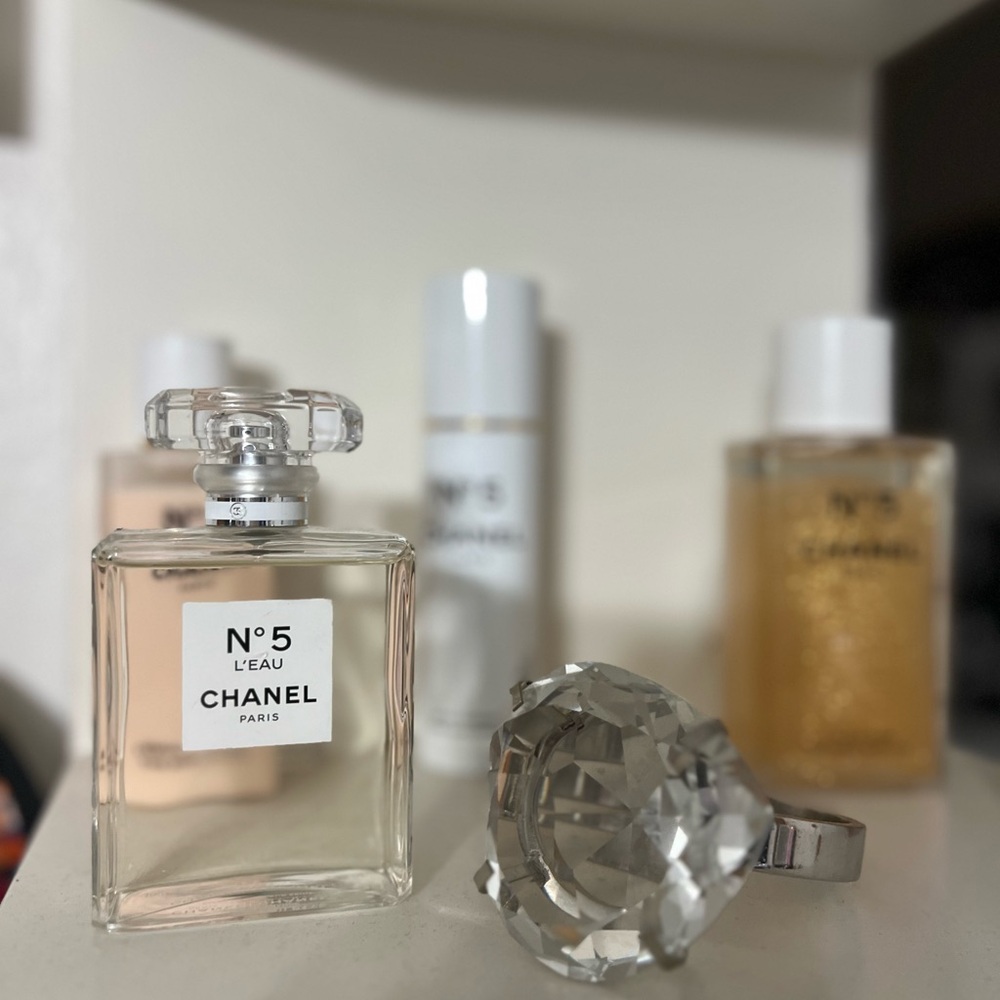 Chanel No. 5 L'Eau Perfume